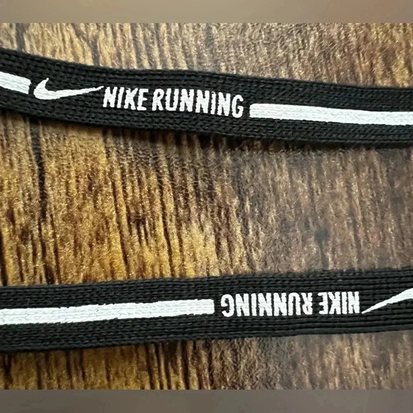 NIKE |Women's RELAY DRI-FIT Running Shorts. Size: S. - Picture 11 of 12